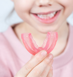 予防矯正プログラムでお子さまの歯並びを整えます